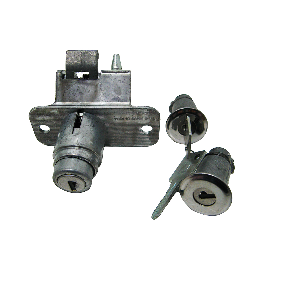 Замок багажника у зборі з личинками Україна